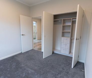 Charming 2BR Flat Bush Granny - Photo 2