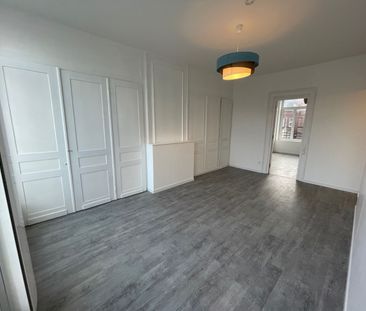 T2 LILLE CENTRE ENTIEREMENT RENOVE réf G437 - Photo 6