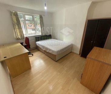 4 bedroom semi-detached house to rent - Photo 6