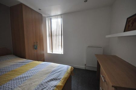 3 bedroom terraced house to rent - Photo 5