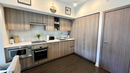 For Lease - 19 Bathurst Street Unit# 2516, Toronto, Ontario - Photo 2