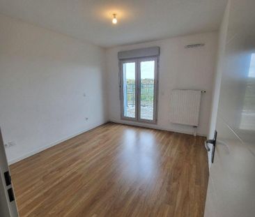 Location Appartement 3 pièces 59m² LA ROCHETTE 77000 - Photo 2