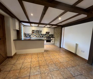 2 bedroom semi-detached house to rent - Photo 4