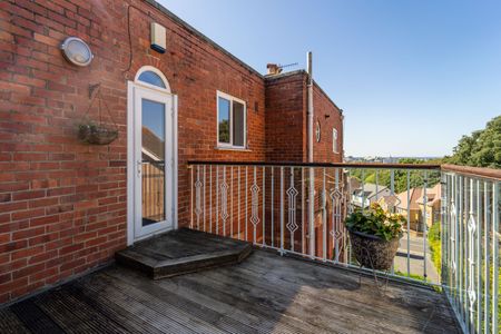 2 bed flat to rent in Alton Road, Poole, BH14 - Photo 3