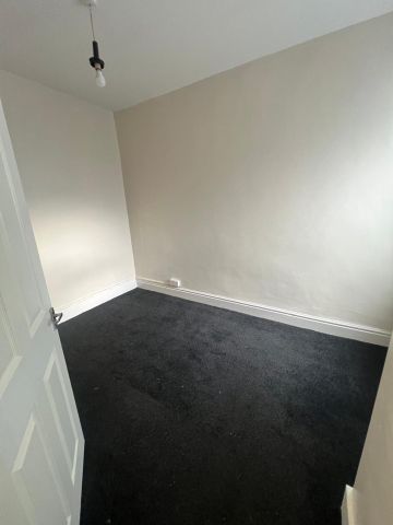 2 Bed Terraced House, Briardale Road, CH42 - Photo 3