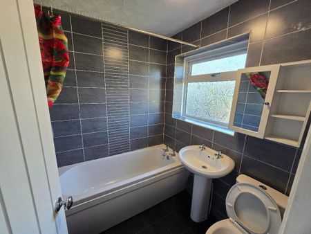 2 bedroom terraced house to rent - Photo 5