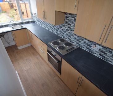 To Let 3 Bed Mid Terraced House - Photo 4