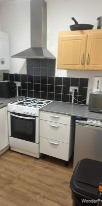 1 bedroom property to rent in Worcester Park - Photo 1