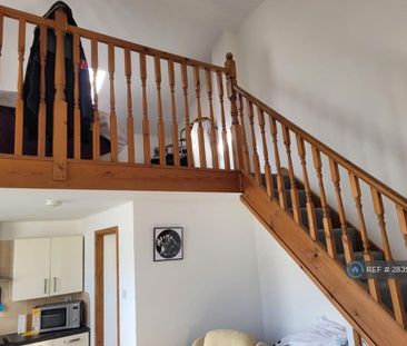 Studio to rent - Photo 5