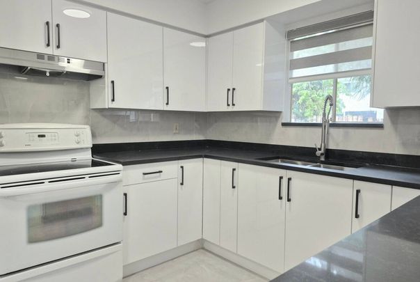 11166 80 Avenue, Delta - Photo 1