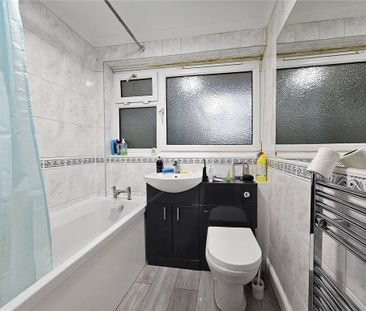 1 bedroom in a flat share to rent - Photo 6