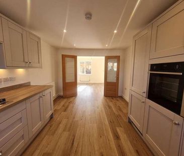 The Sherwood, Kingsbury Avenue, Manston, Ramsgate, Kent - Photo 4