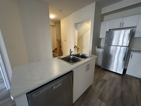 For Lease - 40 Zinfandel Drive Unit# 22, Hamilton, Ontario - Photo 5