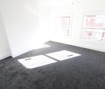 2 bedroom maisonette to rent - Photo 2