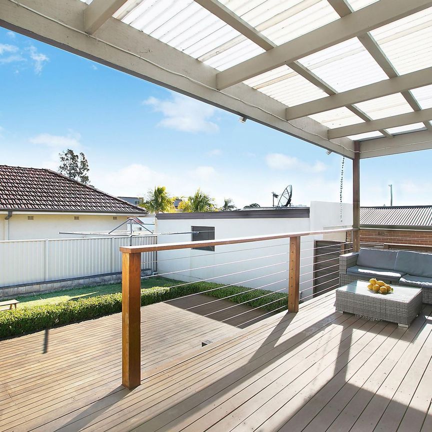 A Family-Friendly Contemporary Comfort in Prime Ryde Location - Photo 1