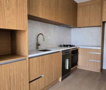 Spacious 2 Bedroom Apartment Style Living - Photo 4