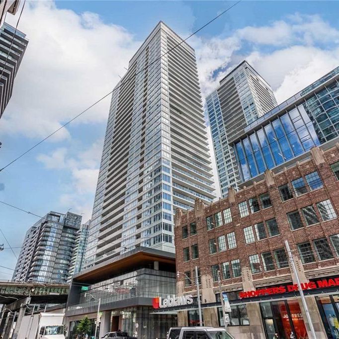 17 Bathurst Street condo — Toronto, ON (2-Bedroom) - 2 Bedroom - Photo 1