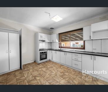 Charming 3-Bedroom Home in Lalor - Photo 6