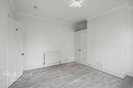 4 bedroom semi-detached house to rent - Photo 4