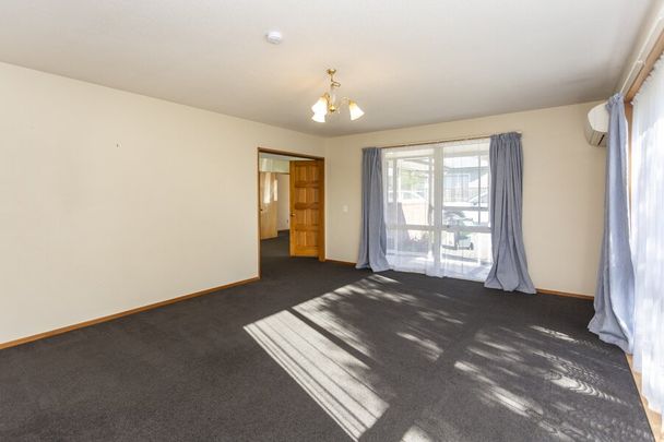 Spacious three bedroom home in a great location! - Photo 1