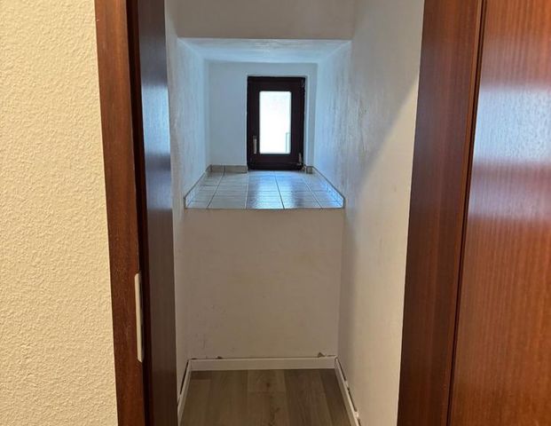 renovierte 2-Raumwohnung mit Küche in Plauen - Foto 1