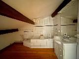 APPARTEMENT EN DUPLEX DE 72 M2 AVEC 2 CHAMBRES SITUE EN CENTRE VILLE comprenant : couloir d'ent... - Photo 5