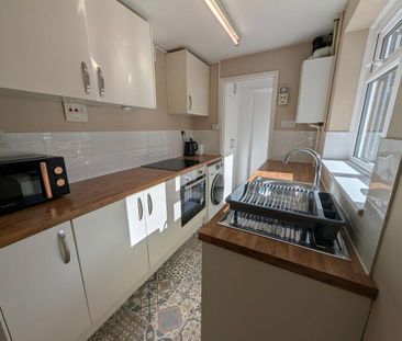 2 bedroom end of terrace house to rent - Photo 6
