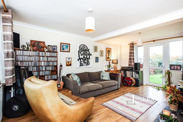 3 bedroom terraced house to rent - Photo 1