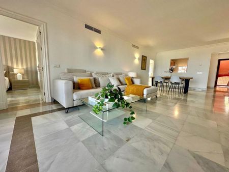 Luxury Apartment for rent in Benahavís, Andalusia - Photo 3