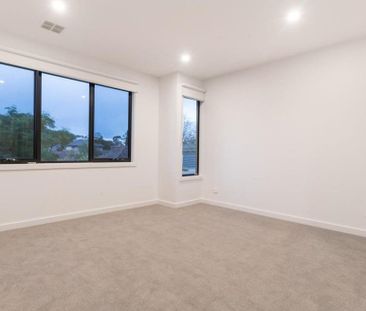 6 Olympia Court, Ormond - Photo 1