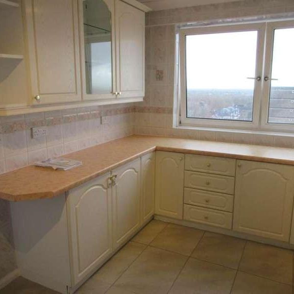 Westcliff Parade, Westcliff On Sea, SS0 - Photo 1