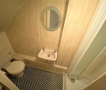 6 bedroom terraced house to rent - Photo 1