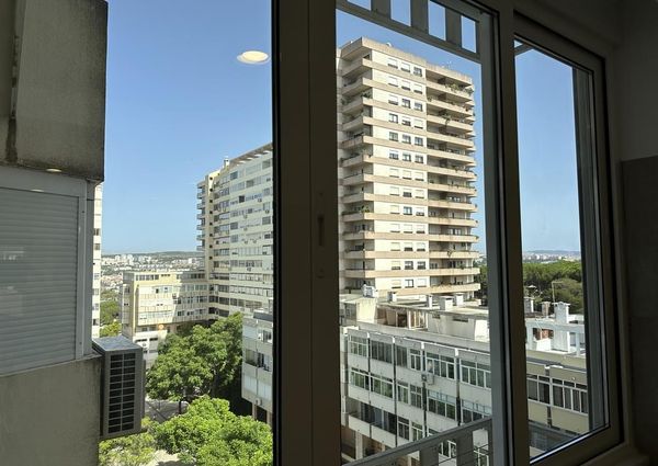 4 Bedroom Apartment with a view, Restelo, Lisboa