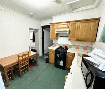 2 bedroom flat to rent - Photo 6