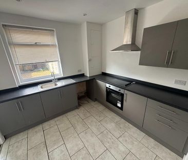 3 bedroom terraced house to rent - Photo 5