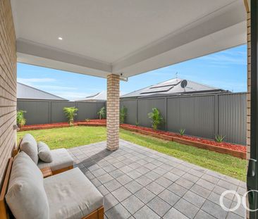 Open the Door to Coastal Comfort - Photo 3