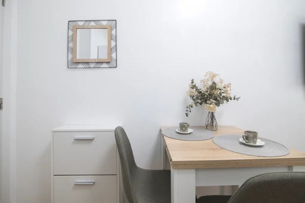 Carrer del Padre Francisco Camacho, Valencia, Valencian Community 46011 - Photo 1