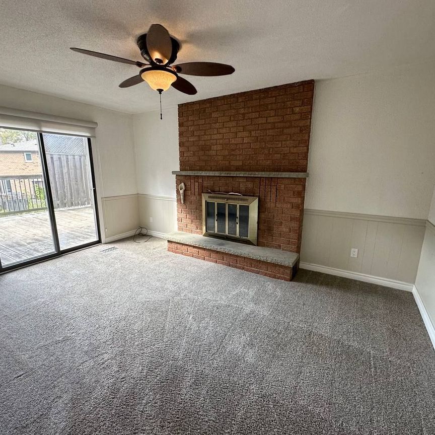 For Lease - 102 Hazelwood Drive, Newmarket, Ontario - Photo 1