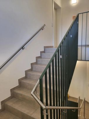 Frohnleiten Hauptplatz- 2-Zimmer-Wohnung - 58m² - Balkon - inkl. Parkplatz - Photo 1