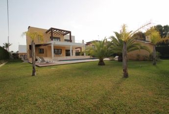 Villa de lujo en Cabo Roig.