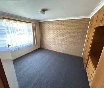 FRSHLY RENOVATED UNIT IN WELL MAINTAINED COMPLEX - Photo 1