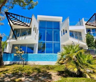 5 room luxury Villa for rent in Marbella, Andalusia - Photo 2