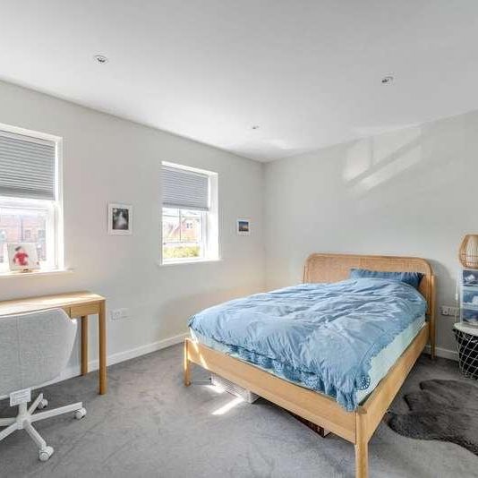 Claremont Mews, Claremont Road, West Byfleet, Surrey, KT14 - Photo 1