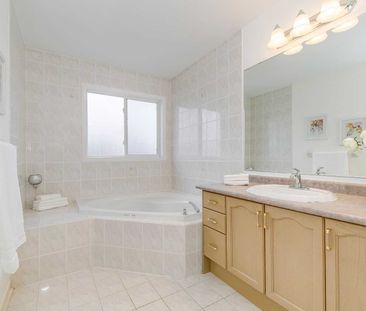 For Lease - 5166 Des Jardines Drive, Burlington, Ontario - Photo 2