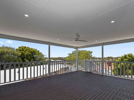 Modern 4x2 home in Quinns Rocks - Photo 5