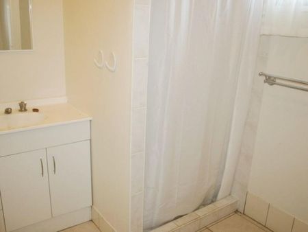 WALKING DISTANCE TO BEACH & SHOPS - Photo 5