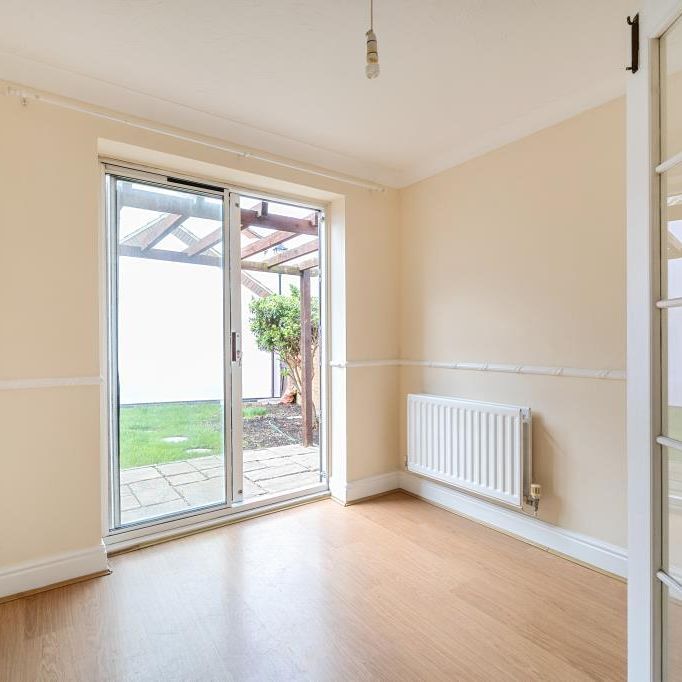 3 bedroom semi-detached house to rent - Photo 1