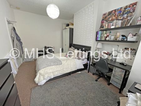 5 Bedroom Mid Terraced House for rent in Ash Road - Photo 4