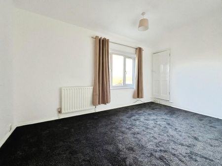 3 bedroom end of terrace house to rent - Photo 2