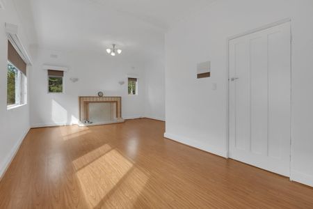 18 Bolinda Road, Balwyn North VIC 3104 - Photo 2